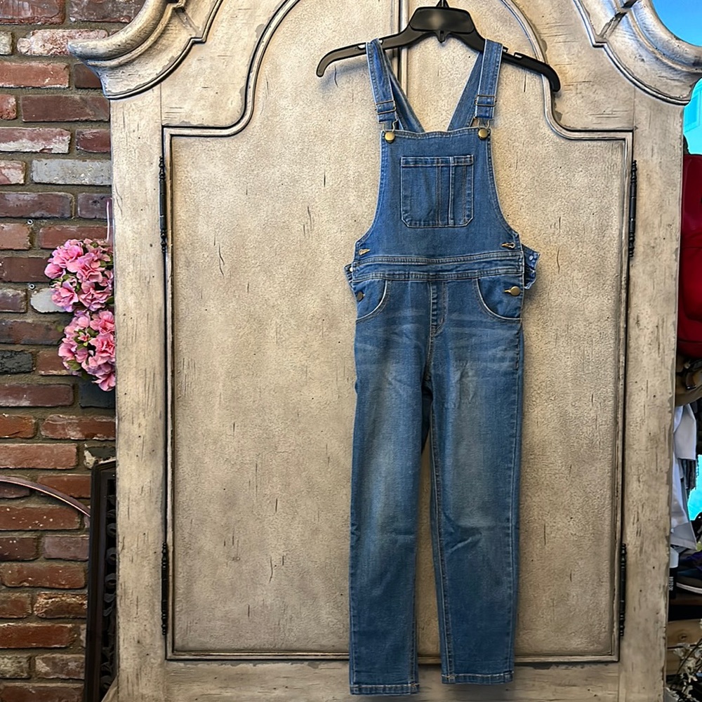 Cute overall for your girls —